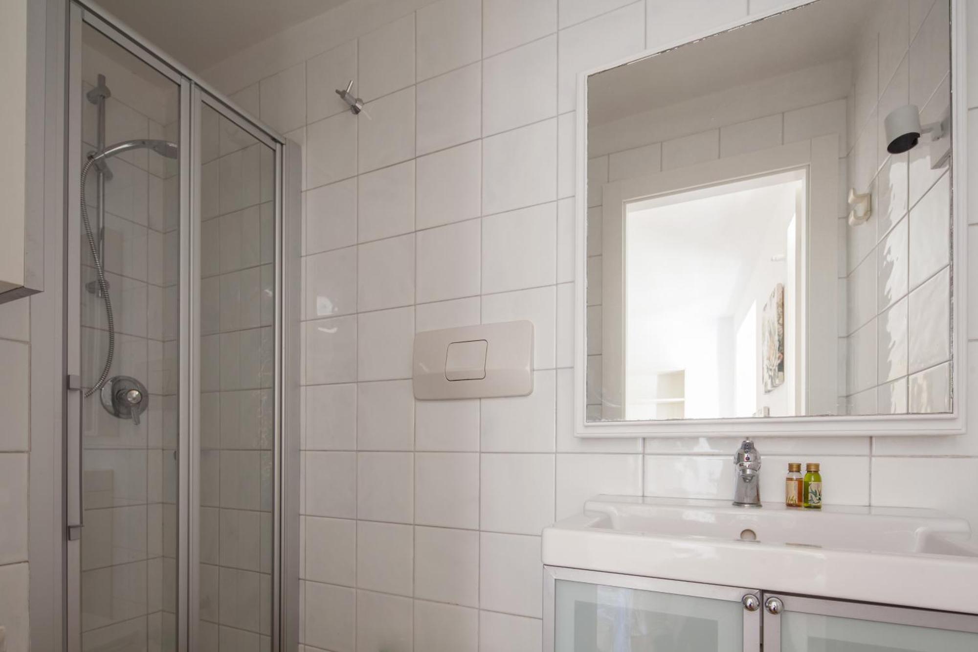 Vicolo Apartment, Pedestrian Centre, 2Bdr, 2,5 Bth, Aircondo, Private Parking, Easy To Train And Ferries, City Life La Spezia Eksteriør billede
